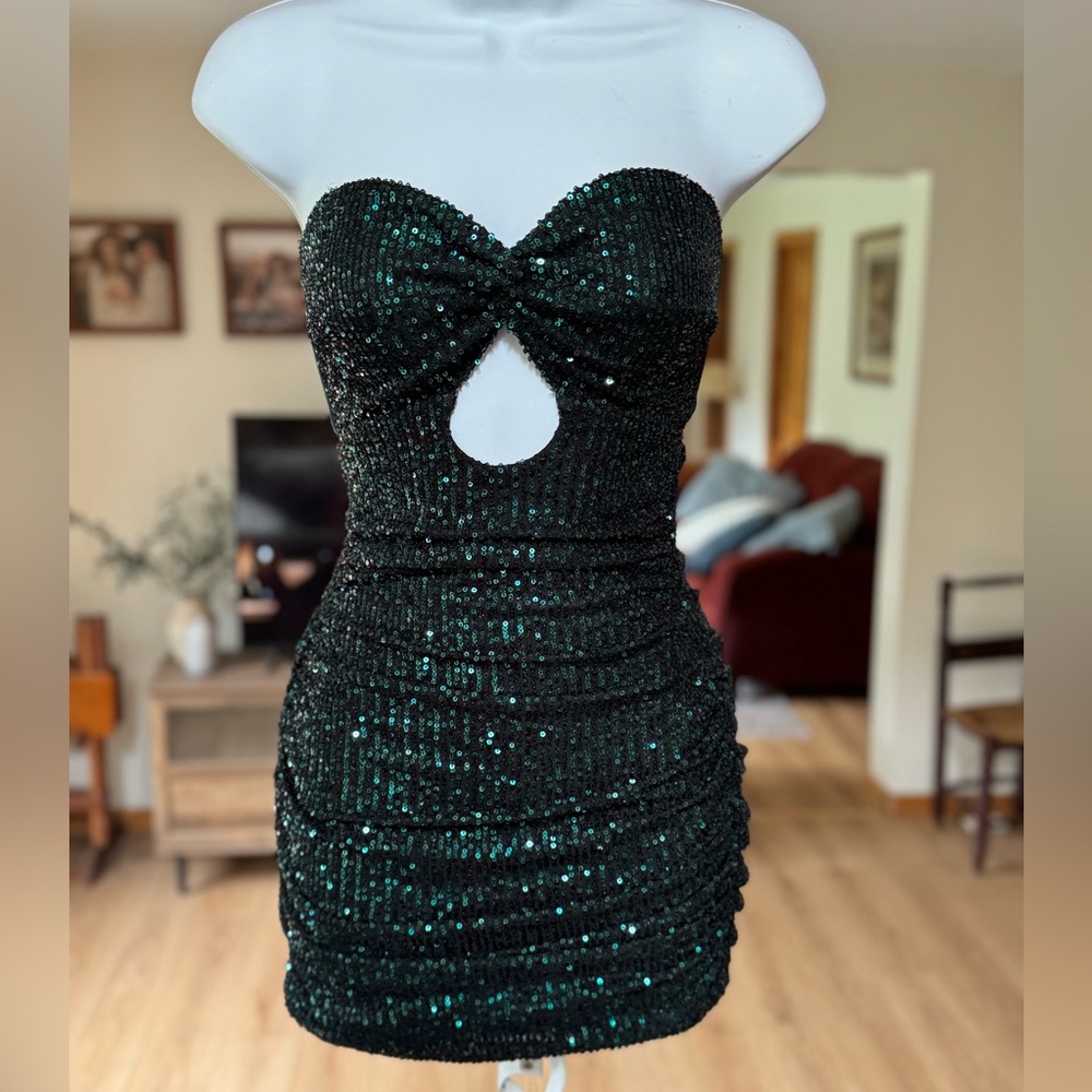 Lucy in the Sky Strapless Sequin Dress - Green